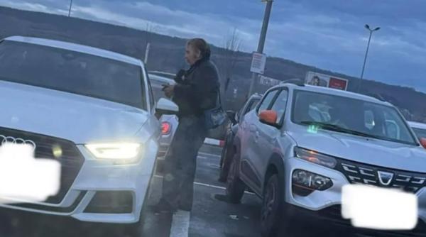 O româncă a trăit spaima vieții ei în parcarea unui supermarket: „Ca femeie, fiind singura în maşină, vă spun, e nasol“