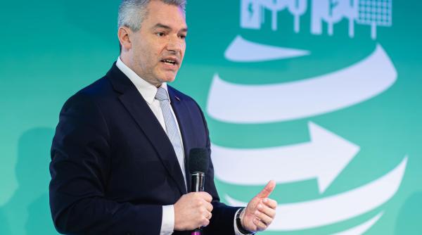 Cancelarul Austriei, Karl Nehammer, anunță că a discutat cu Klaus Iohannis despre situația aderării României la Schengen