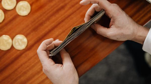 CCR: Plata contribuţiilor de sănătate pentru pensii mai mari de 4.000 lei este neconstituţională