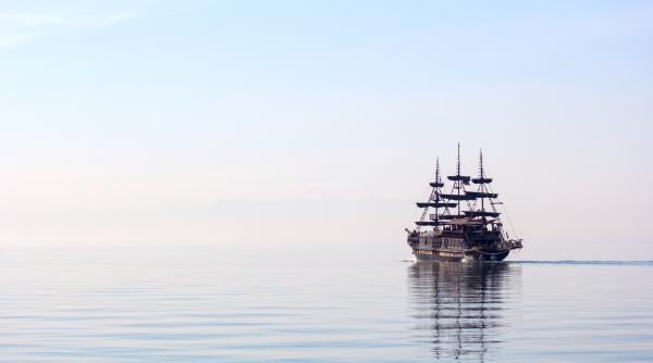 31 de marinari dispăruți după ce o navă a naufragiat