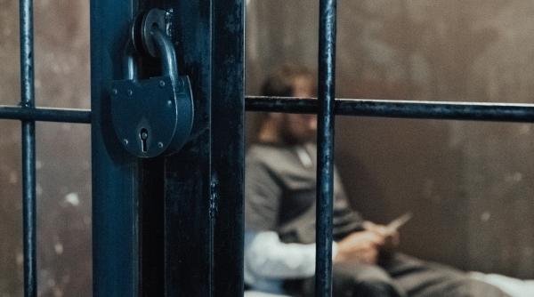 Irlanda. Un escroc român s-a dat drept italian, francez și ceh și a reușit să spele 23 milioane de euro: „Oamenii trebuie să fie precauți!”