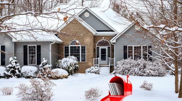 Act de bunătate anonim. Mai multe familii din Anglia au găsit plicuri pline cu bani în cutia poștală, înainte de Crăciun 