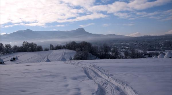 Căutarea ucrainenilor blocaţi în Munţii Maramureşului se va opri până luni