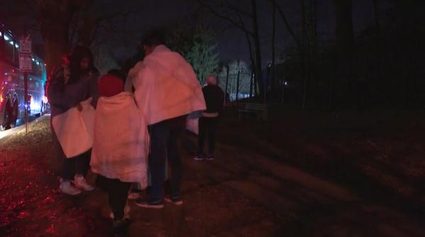 Mai multe autobuze cu migranți, lăsate în fața casei vicepreşedintei SUA, Kamala Harris: „O cascadorie crudă, periculoasă și rușinoasă”