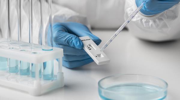 Un medic virusolog german a declarat că pandemia de COVID-19 se va sfârși după această iarnă