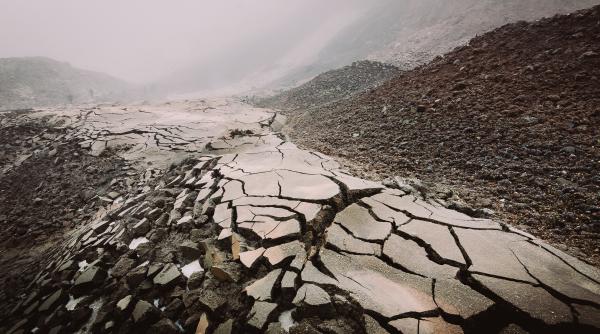 Avertizări apocaliptice pentru 2023: Riscul unui război nuclear este "cel mai ridicat din toate timpurile"