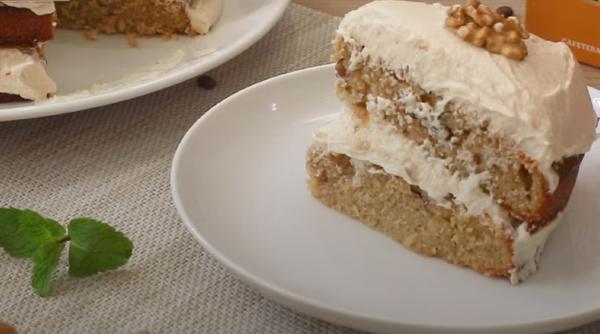 Tort de cafea cu nucă, desertul fiecărei sărbatori în familie! Rețeta care a înnebunit toate gospodinele - FOTO