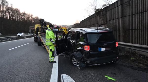 Austria. Român de 14 ani, cursă nebună prin Linz cu o mașină furată: cinci răniți și trei vehicule distruse