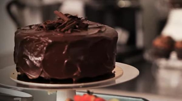 Cel mai simplu tort de Revelion; e gata în doar 30 de minute: Notează rețeta acum și pregătește-o de îndată