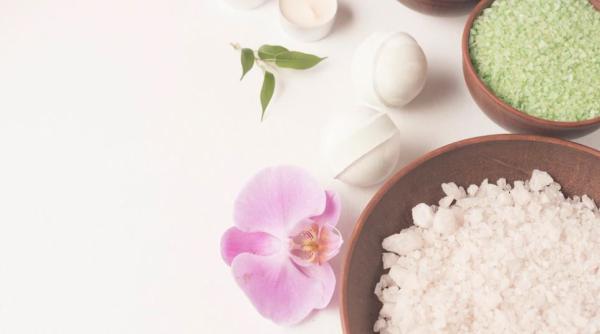 Spune adio umidității și mirosurilor neplăcute cu acest dezumidificator parfumat, făcut acasă