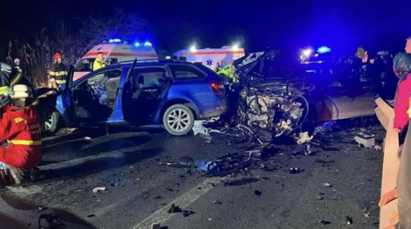 Şase români, între care şi un minor, răniți într-un accident rutier grav, produs pe DN 13