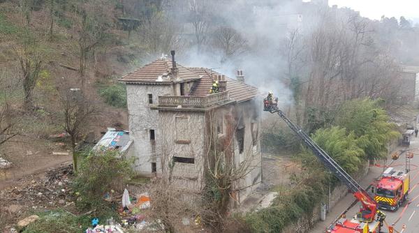 Franța. Trei români, între care o gravidă și un copil de 12 ani în stare gravă, răniți după explozia unei butelii urmate de un incendiu (FOTO)