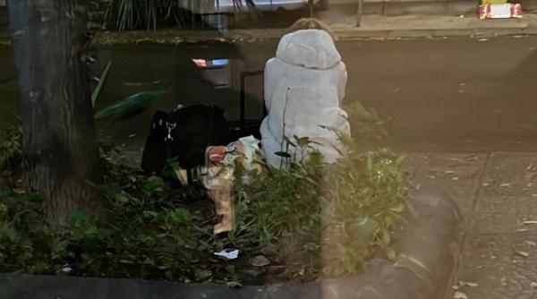 Italia. Răsturnare de situație în cazul badantei românce abandonate în stradă de Anul Nou: Femeia furase bijuterii și blănuri de la bătrână