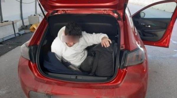 Român arestat chiar de Anul Nou, în Germania: Îngrămădise șapte pasageri în autoturismul său. Unii erau în portbagaj