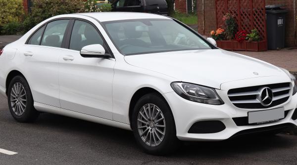 Mercedes de 23.000 de euro furat din Germania, depistat la un român în vama Nădlac. Bărbatul spune că nu știa nimic