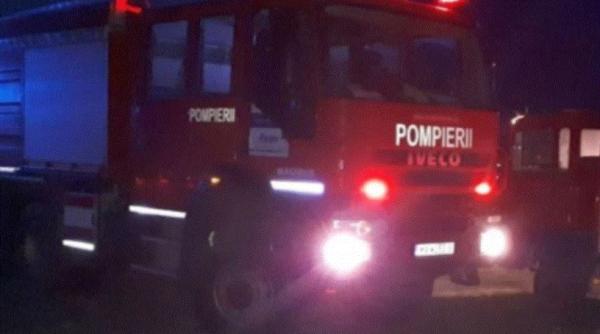 Incendiu într-un bloc din Hunedoara. 70 de persoane, evacuate 