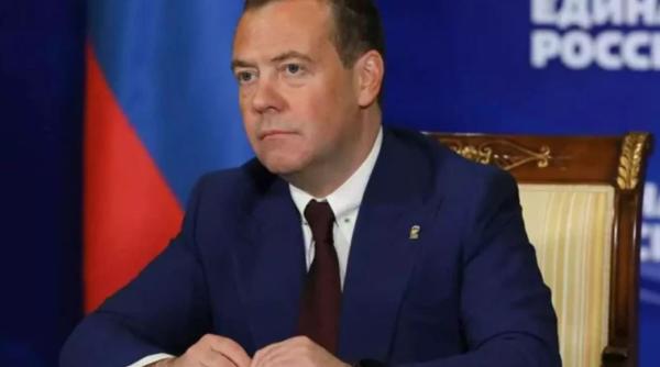 „Rachete Zircon au plecat către ţărmurile NATO, cadou de Anul Nou”. Dmitri Medvedev, după ce SUA au făcut apel la „un viitor pașnic”