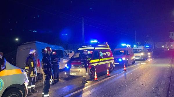 Accident între un microbuz și un autoturism, în Baia Mare. Şapte persoane au ajuns la spital