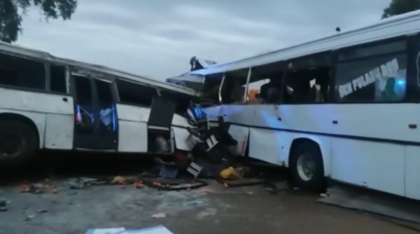 Două autocare s-au ciocnit: 38 de persoane și-au pierdut viața și 87 au fost rănite. „A fost un accident serios” - VIDEO