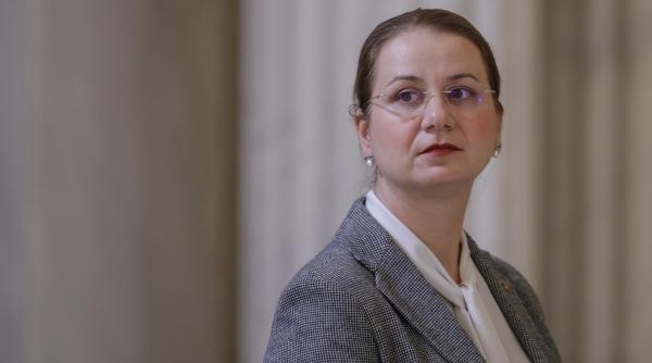 Românii care studiază în afara țării primesc bani de la stat. Ministerul Educației reia bursele de studii universitare de masterat și doctorat în străinătate