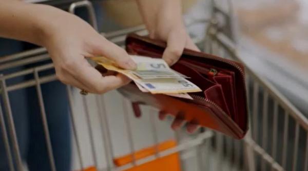 „Evident, au rotunjit în sus”. Comercianții din Croația, acuzați că măresc prețurile, după introducerea euro: „Ce anume îi va mai ţine în ţară?”