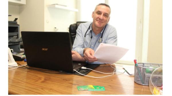 Medic român, primit ca un salvator într-o comunitate din Franța: „Zilele erau istovitoare din cauza barierei lingvistice”. Cum a reușit să se integreze: „Mă simt ca un egal acum”