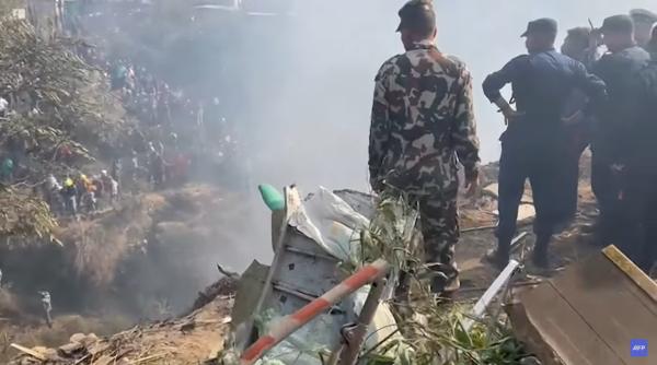 Accidentul aviatic din Nepal, filmat. Un pasager a făcut live pe Facebook din avion - VIDEO