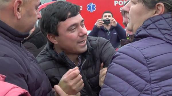 Fratele unuia dintre muncitorii morţi la cariera din Gorj: ”Poate trăia dacă aveau drumuri făcute! Ei stau în birouri, la căldură” 