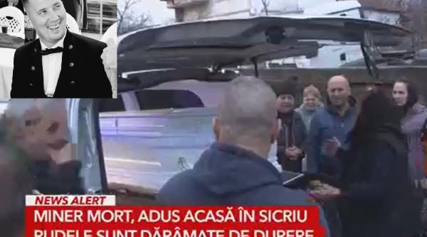Durere fără margini: Sicriul cu cel mai tânăr dintre minerii morți în accidentul de la Jilț, adus acasă. Dragoș avea 29 de ani și urma să devină tătic