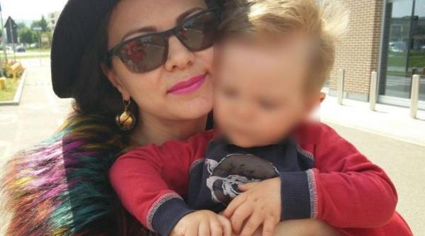 Italia. Lacrimi pentru Camelia. Mama româncă, condusă pe ultimul drum: "Viața îți alunecă printre degete ca nisipul printre mâini"