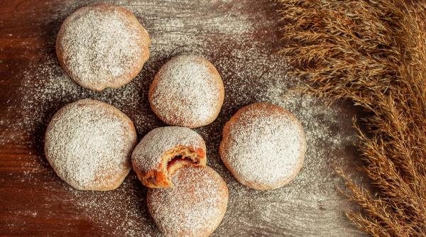 Cum să faci Bomboloni, faimoasele gogoși pufoase italiene