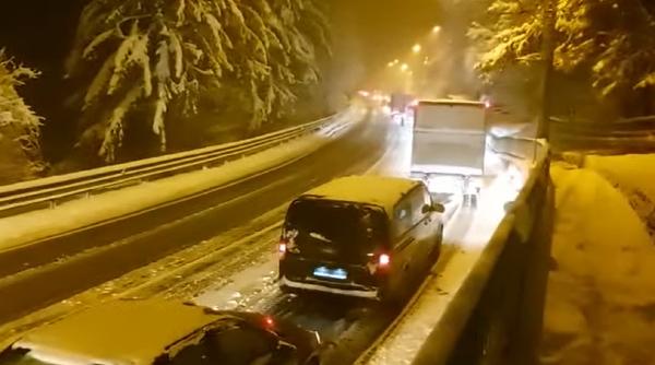 Șoferii fac haz de necaz pe Valea Prahovei: „Când aude chinezul câte ore stăm în trafic zice: wow ţara voastră e mai mare ca China!”