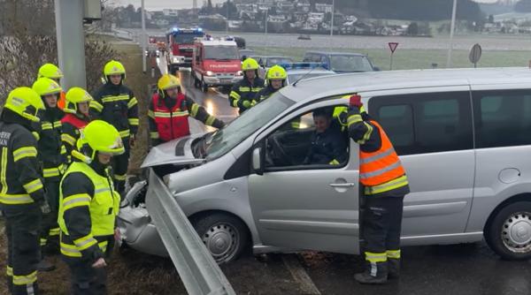 Austria. Un român a rămas blocat cu mașina în parapetul de protecție (VIDEO+FOTO)