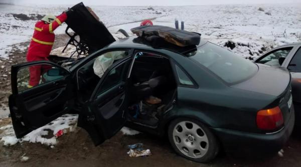 Cinci persoane, între care o fetiţă de patru ani, rănite într-un accident rutier, în Olt