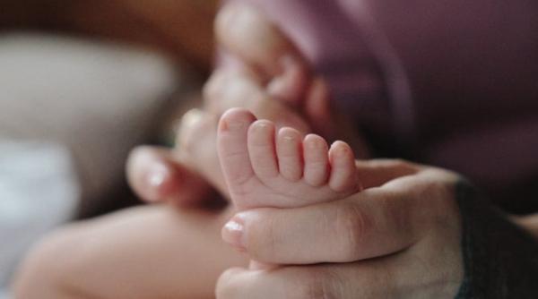 China: persoanele necăsătorite vor putea avea copii în mod legal