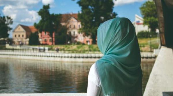 Olandezii vor judeca o femeie pentru apartenență la Statul Islamic și crime împotriva yazidiților