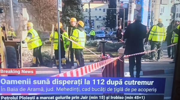 Oamenii plâng pe stradă, după cutremurul puternic din România. Primăria Târgu Jiu a fost avariată și evacuată 