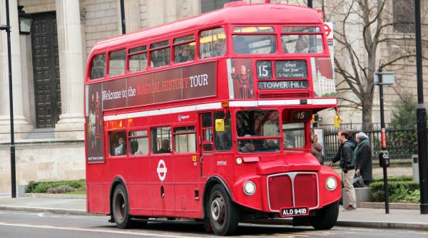 Șoferii de autobuz din Londra primesc o creștere salarială de 18% după o serie de greve