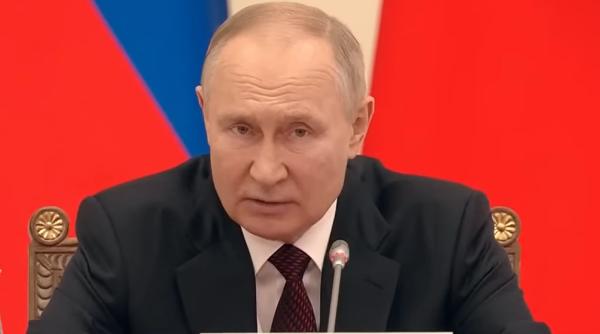 Vladimir Putin călătorește doar în trenuri blindate special de teamă că ar putea fi atacat