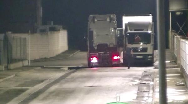 Italia. Un român, acuzat de furt de combustibil, condamnat, deși credea că a scăpat. Folosea mereu plăcuțe false 