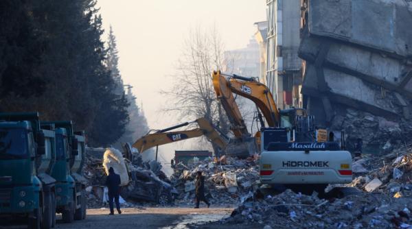 Românii cu concedii în Antalya, îngrijorați că li se vor anula vacanțele. Hotelurile primesc turcii care nu mai au unde locui 