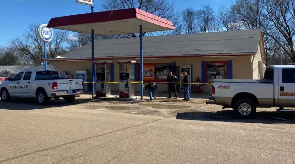 Atac armat: Un bărbat şi-a împuşcat mortal fosta soţie şi alte cinci persoane, în statul american Mississippi