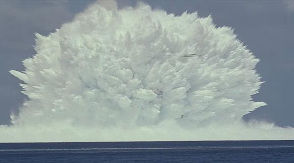 Bombă nucleară declanșată sub apă. Imagini incredibile VIDEO