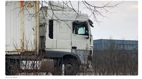 Amendă de 270.000 de euro și 4 ani de închisoare pentru un șofer român de camion care transporta 50 de kilograme de canabis