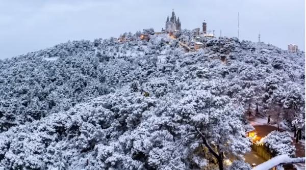Furtuna Juliette a adus zăpadă la Barcelona şi un cod roşu de vreme rece în Insula Mallorca - VIDEO