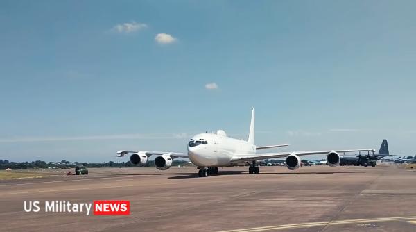 Avionul american apocaliptic aterizează în Islanda. Alarmă de război nuclear: ce este Mercury E-6B (și ce semnal îi trimite lui Putin)