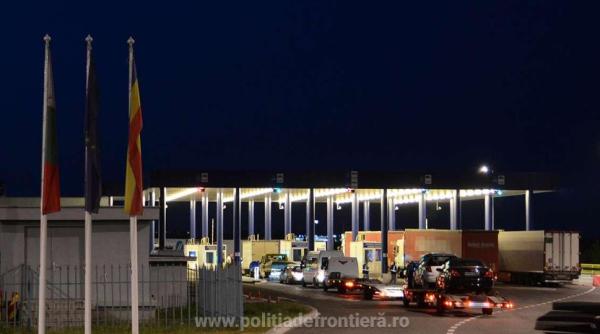 Autocar, verificat la intrarea în România. Un pasager a vrut să înșele vigilența polițiștilor