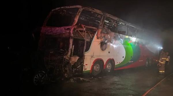 Autobuz cu 50 de pasageri, accident teribil: Cel puţin 13 persoane şi-au pierdut viaţa