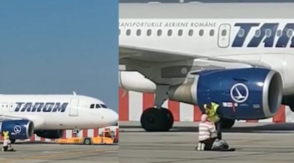 Clipe de groază pentru o mamă singură cu bebeluşul ei. Aceasta a fost filmată alergând spre avion după ce a întârziat"