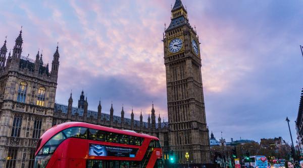 MAE, atenționare de călătorie pentru Marea Britanie - alerte meteo: perturbări în circulaţie şi în programul curselor aeriene